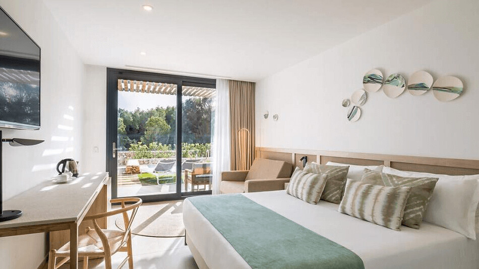 Deluxe Room with Swimming Pool 